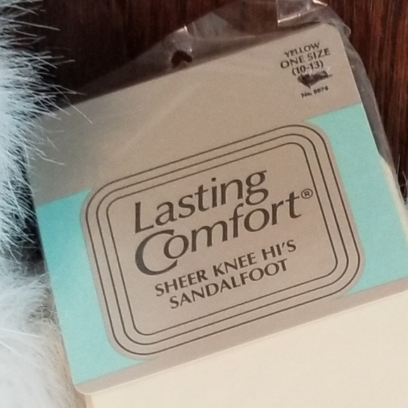 NWT Lasting Comfort yellow  knee highs - Picture 2 of 2